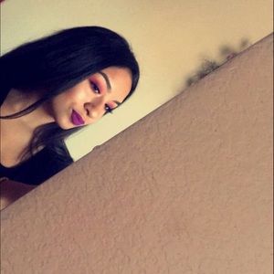 Meet your Posher, Valeria